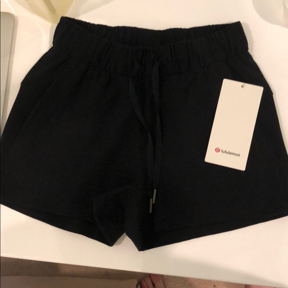 super cute lulu shorts